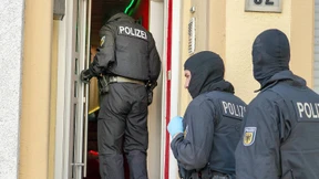 Wohnungen mutmaßlicher Schleuser durchsucht