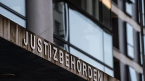 Prozess um Armbrust-Mord in Klinik gestartet