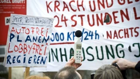 Flüsterasphalt soll Lärm der A 661 mindern