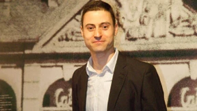 Mit Kopftuch gegen Antisemitismus