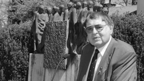 Vor und hinter und in der Figur