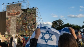 In Jakarta haben sie kein Problem mit Hakenkreuzen