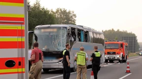 Abermals Unfall mit Reisebus mit mehreren Verletzen