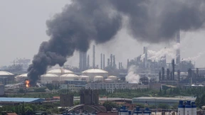 Mindestens ein Mensch bei Brand in Chemiefabrik in Schanghai getötet