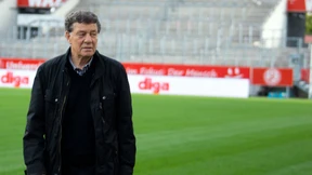 Trainerlegende Rehhagel stürmt Kinoleinwand