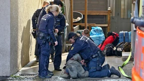 Zwei Tote nach Feuer in Wohnung – Mann mit Messer festgenommen