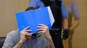 Beim Wickeln Kleinkinder missbraucht