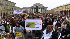 Chöre singen in München gegen Pegida