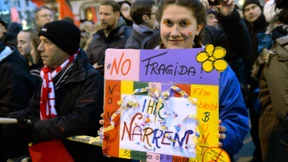 Es fliegen wieder Eier bei Pegida