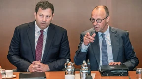 „Merz als Kanzler eine 3 von 10“ - Ein Jahr Regierung