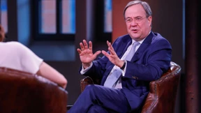 Laschet gegen Enddatum für Verbrennungsmotor