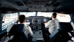 Piloten dürfen wieder allein im Cockpit sein