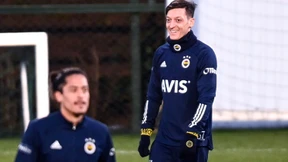 Mesut Özil kickt nun für Fenerbahce Istanbul