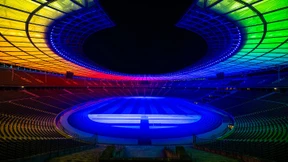 Kunterbunte Fußballstadien