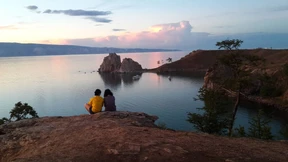 Der Gott des Sees nimmt uns gelassen hin