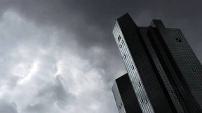 So viele Strafen drohen der Deutschen Bank