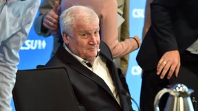 Seehofer will alle Ämter abgeben