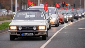 Autokorso für Arbeitsplätze