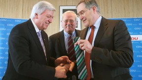 Schwarz-grüne Krawatte, veganer Fleischsalat