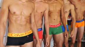 Der Chef bestimmt die Farbe der Unterwäsche