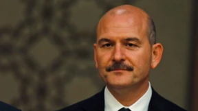 O başını, muktedirler ise tacizin üzerini örttü