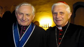 Benedikt XVI. besucht Bruder in Deutschland