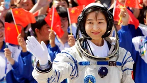 China schlief, aus tiefstem Traum ist es erwacht