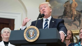 Wer sperrt hier eigentlich wen?