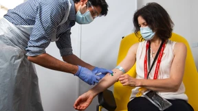 Selbstlob und beleidigte Reaktionen