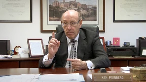 Spielt Mr. Feinberg Gott?