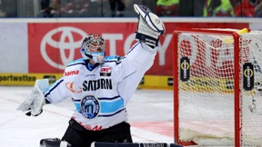 Wie konntest du diesen Puck nur fangen, Timo?