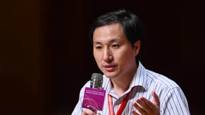 Dr. He schreibt Geschichte