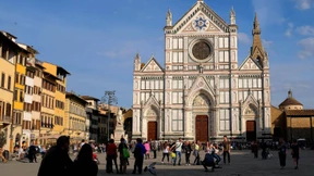 Tourist von Deckenteil in Kirche in Florenz erschlagen