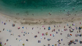 Anleger wetten auf die große Urlaubswelle
