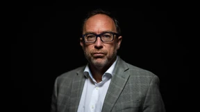 Wikipedia-Gründer attackiert Facebook und Twitter