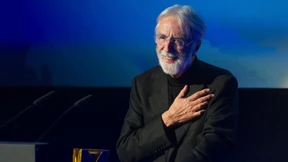 Mehr Tiefe, ruft der Schwimmlehrer