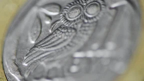 Die Griechen hängen an ihrem Euro 