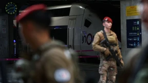 Behörden nehmen drei Verdächtige wegen angeblicher Arbeit für Russland fest