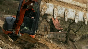 Illegale Burg dem Erdboden gleichgemacht