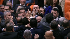 Türkischer Abgeordneter auf Intensivstation gebracht