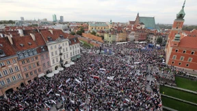 Zehntausende demonstrieren gegen die Regierung