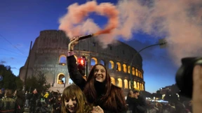 Zehntausende protestieren gegen Gewalt gegen Frauen