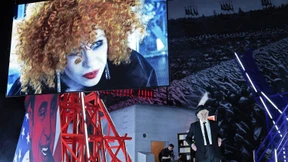 Bürgerliche im Bananenkleid