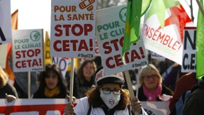 Nationale Parlamente dürfen Veto gegen Freihandelsabkommen einlegen