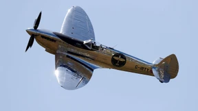 Spitfire-Flugzeug nach Weltumrundung wieder gelandet