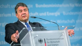 Gabriel verteidigt Erlaubnis für Supermarktfusion