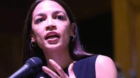 Amerikanischer Polizist wünscht Ocasio-Cortez eine Kugel