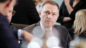 Finanzministerium gibt Verteidigung des Soli auf