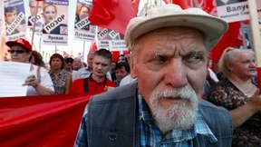 Russen demonstrieren gegen Rentenreform