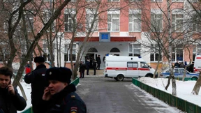 Zehntklässler erschießt Lehrer und Polizisten